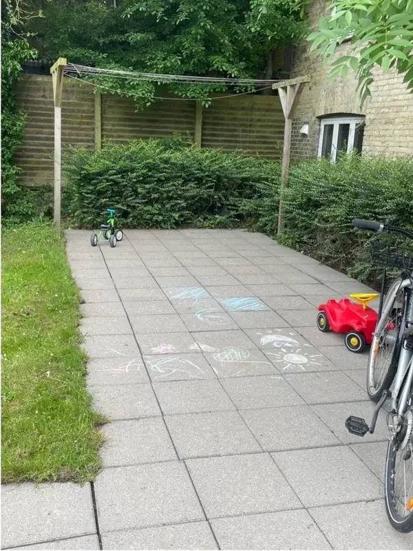 Fliserens tørregang og terrasse — efter